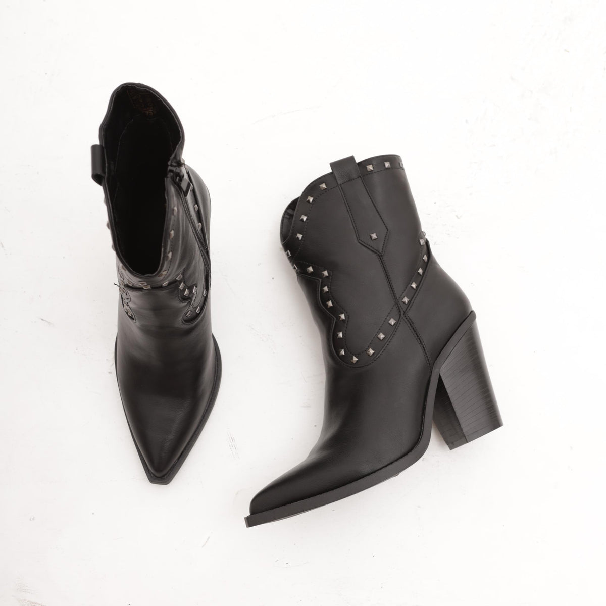 STIVALETTO CAMPEROS BORCHIE NERO