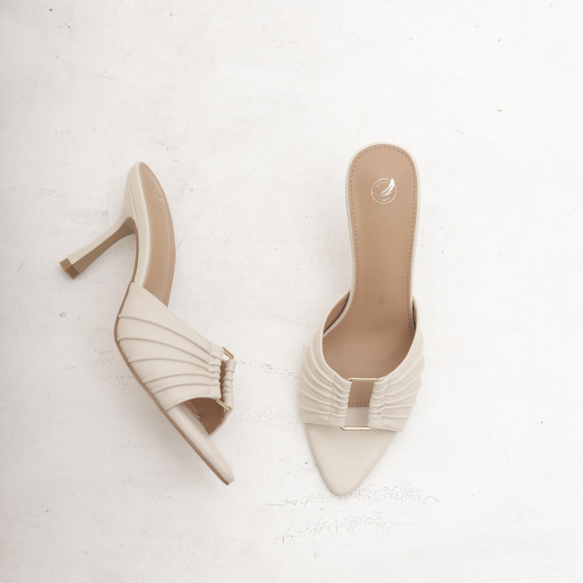 MULE CON BUCO BEIGE