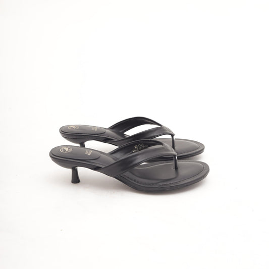 SANDALO INFRADITO CON TACCO NERO<BR/>