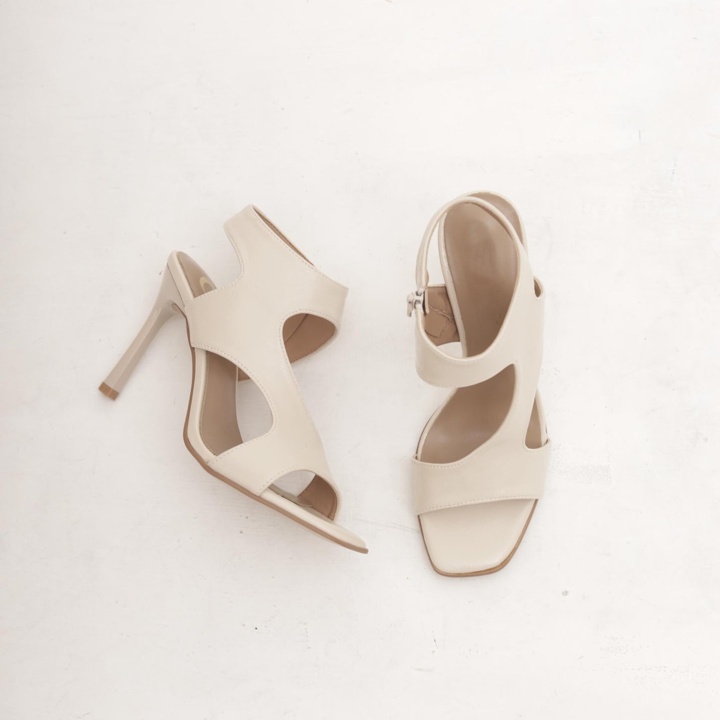 SANDALO SAGOMATO TACCO BEIGE