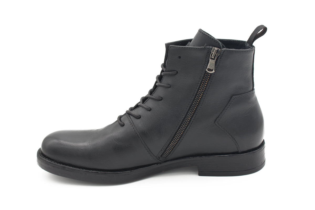 STIVALETTO STRINGATO IN PELLE NERO 