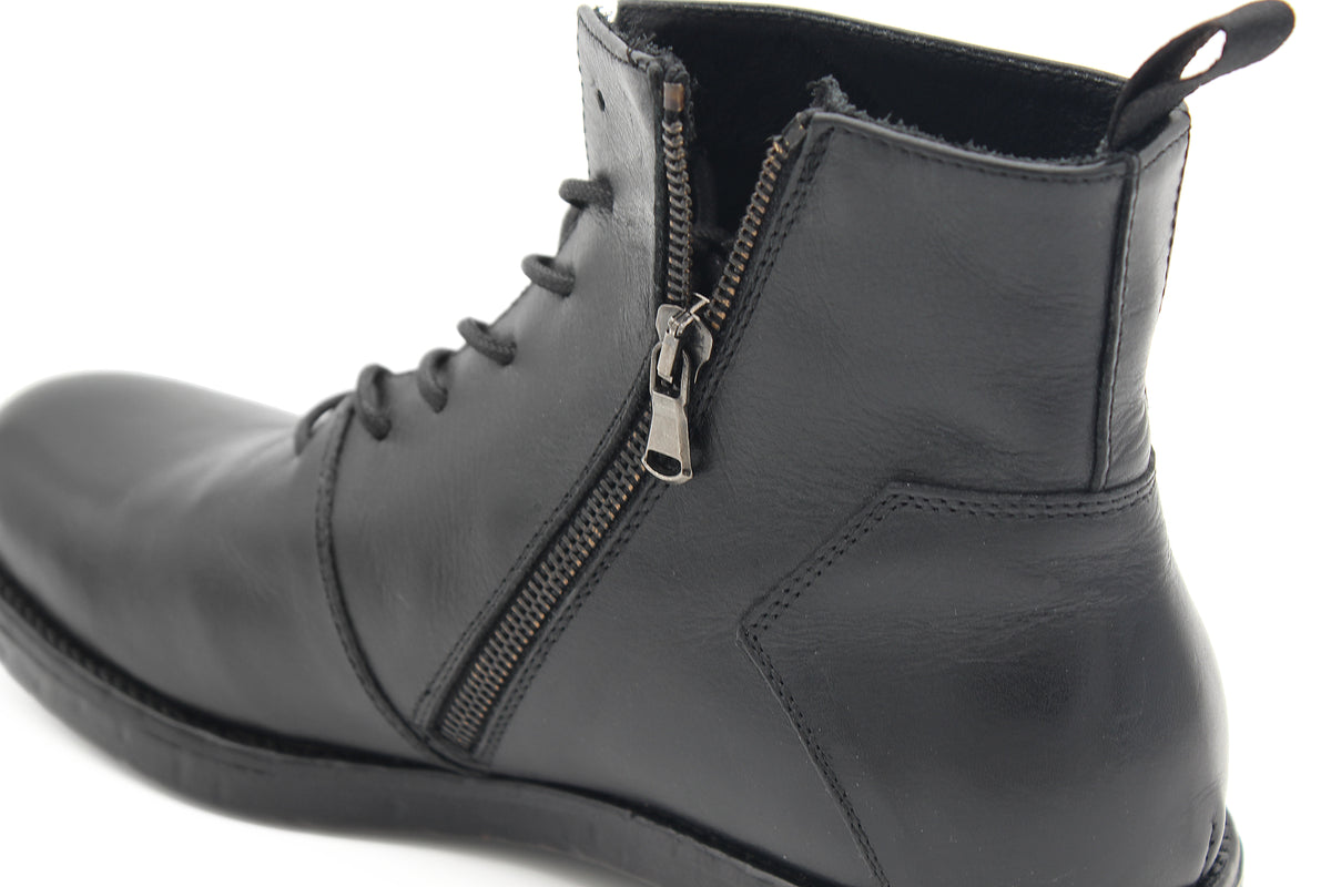 STIVALETTO STRINGATO IN PELLE NERO 
