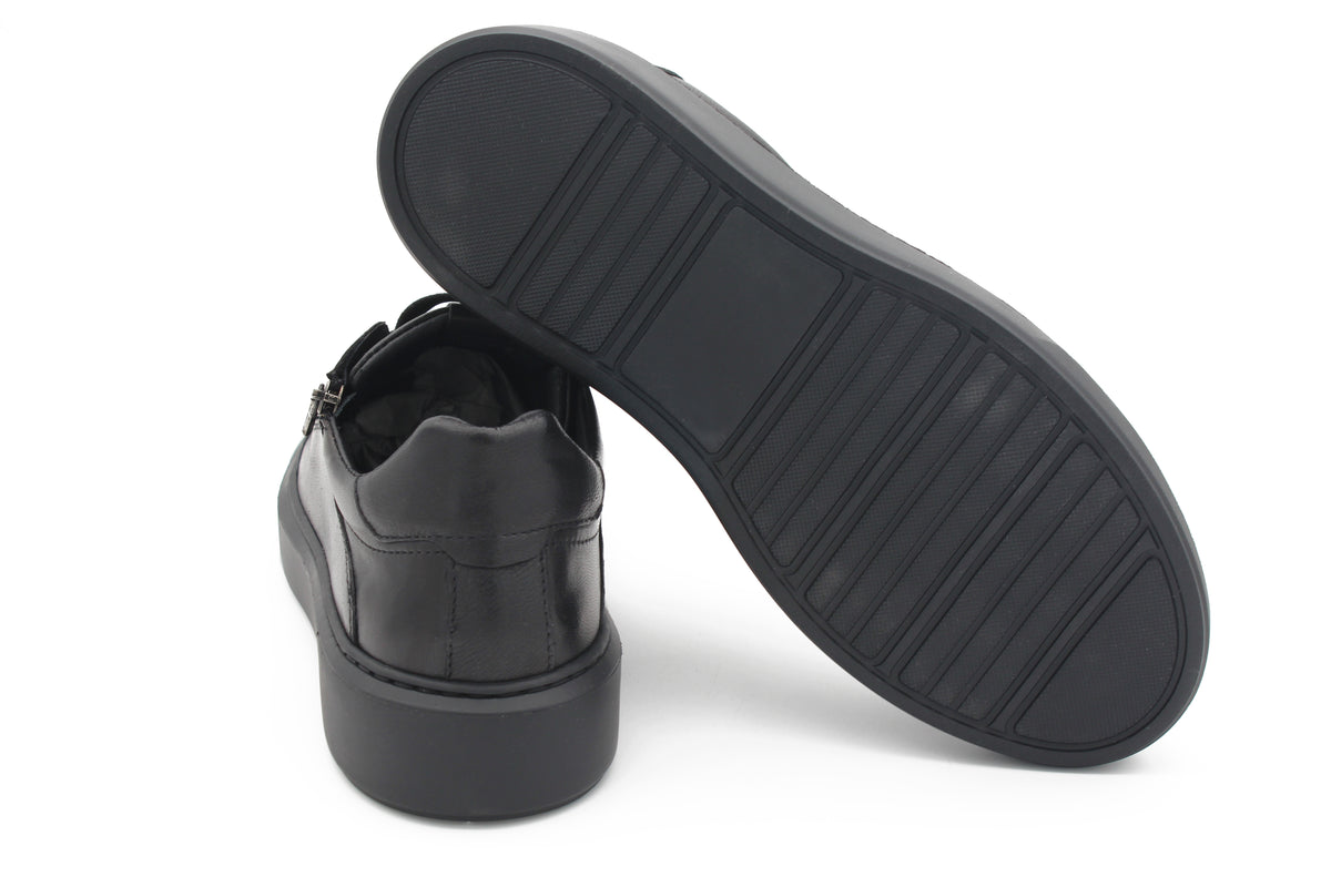 SNEAKERS IN PELLE NERA CON ZIP 