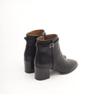 STIVALETTO NERO CON CINTURINO 