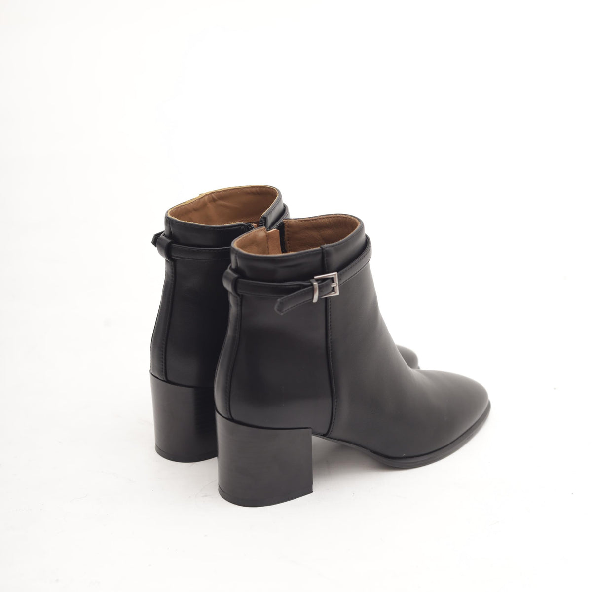 STIVALETTO NERO CON CINTURINO 