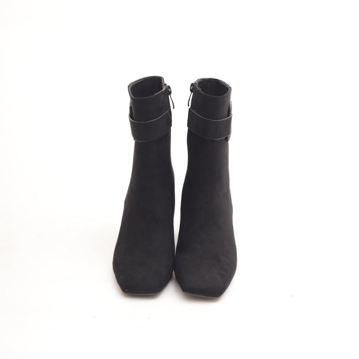 STIVALETTO IN CAMOSCIO NERO CON FIBBIA 