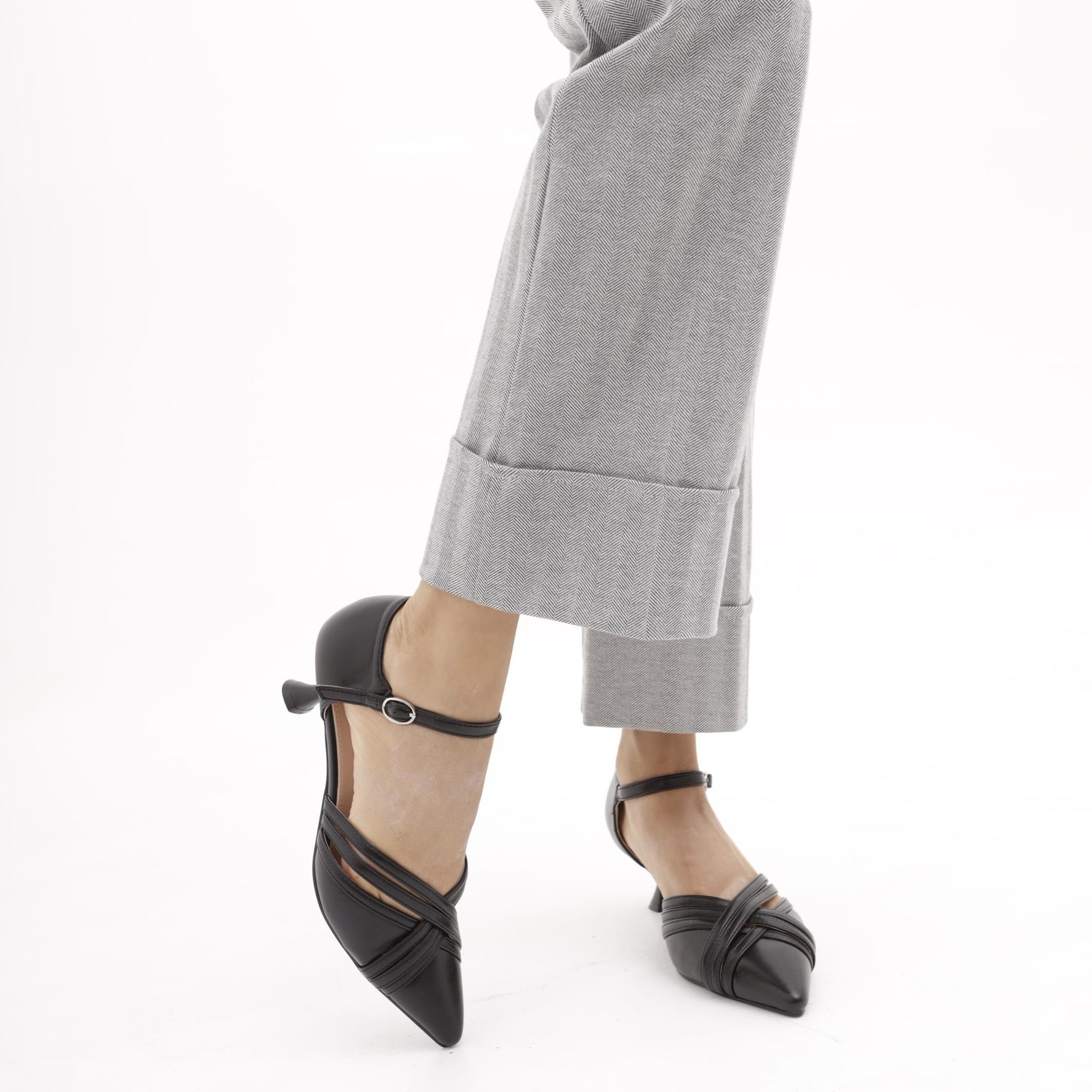 DECOLLETE' D'ORSAY CROSS NERO 