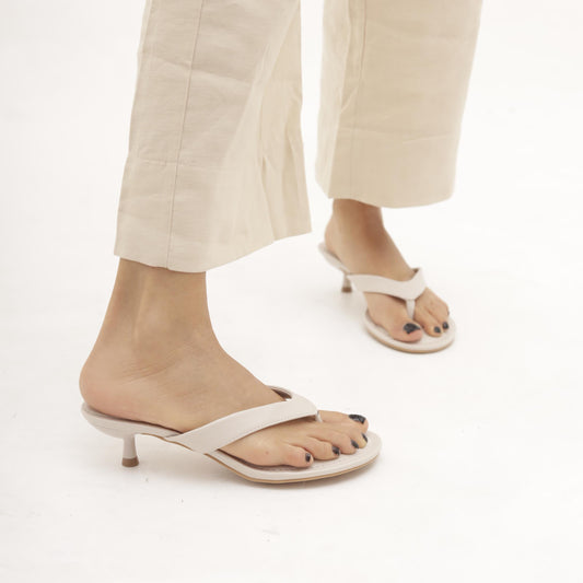 SANDALO INFRADITO CON TACCO BEIGE 