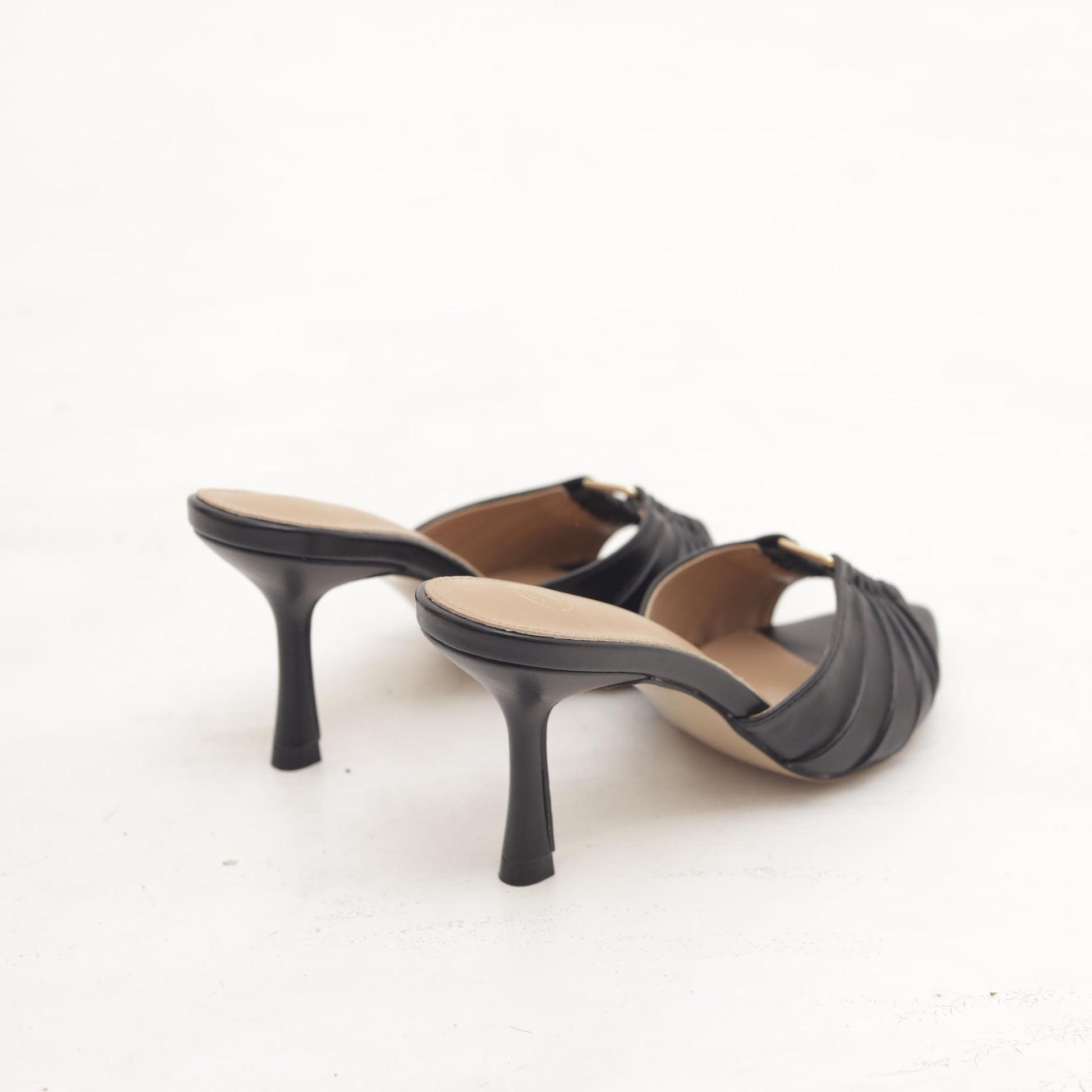 MULE CON BUCO NERO 