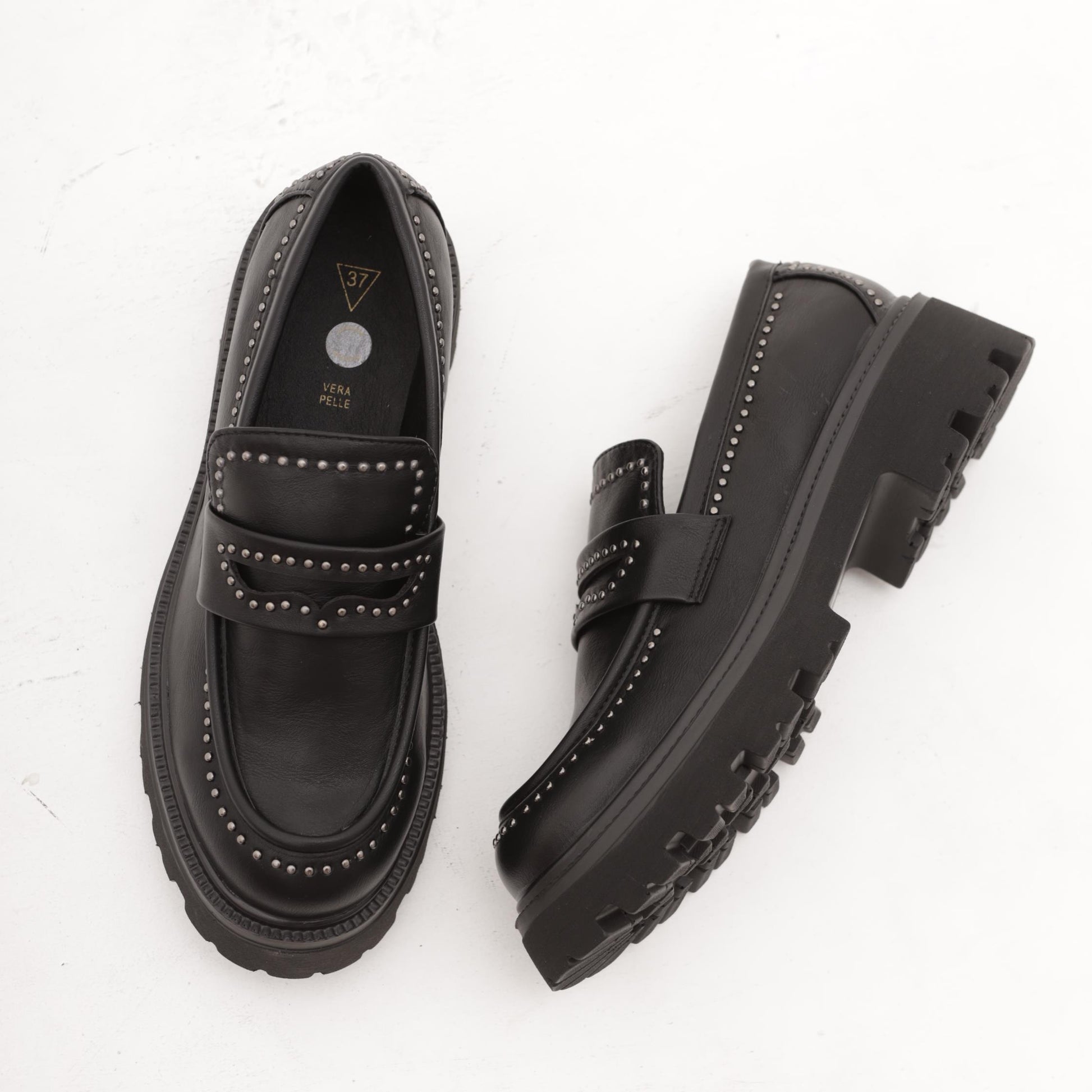 MOCASSINO SUOLA ALTA BORCHIE NERO 
