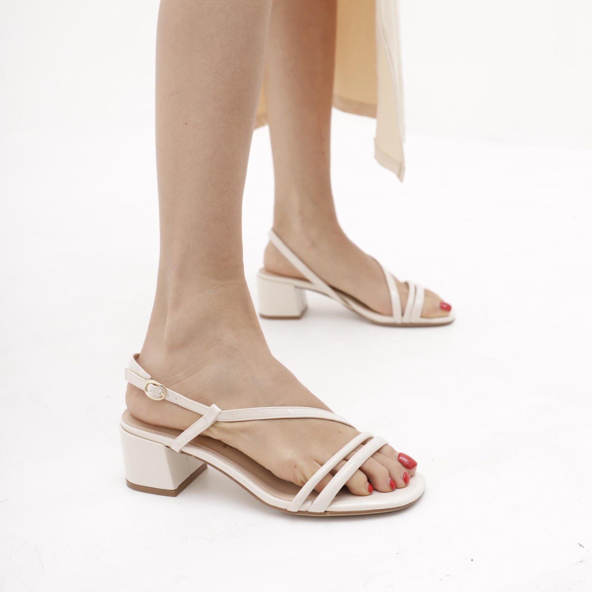 SANDALO FASCETTE VERNICE PANNA 