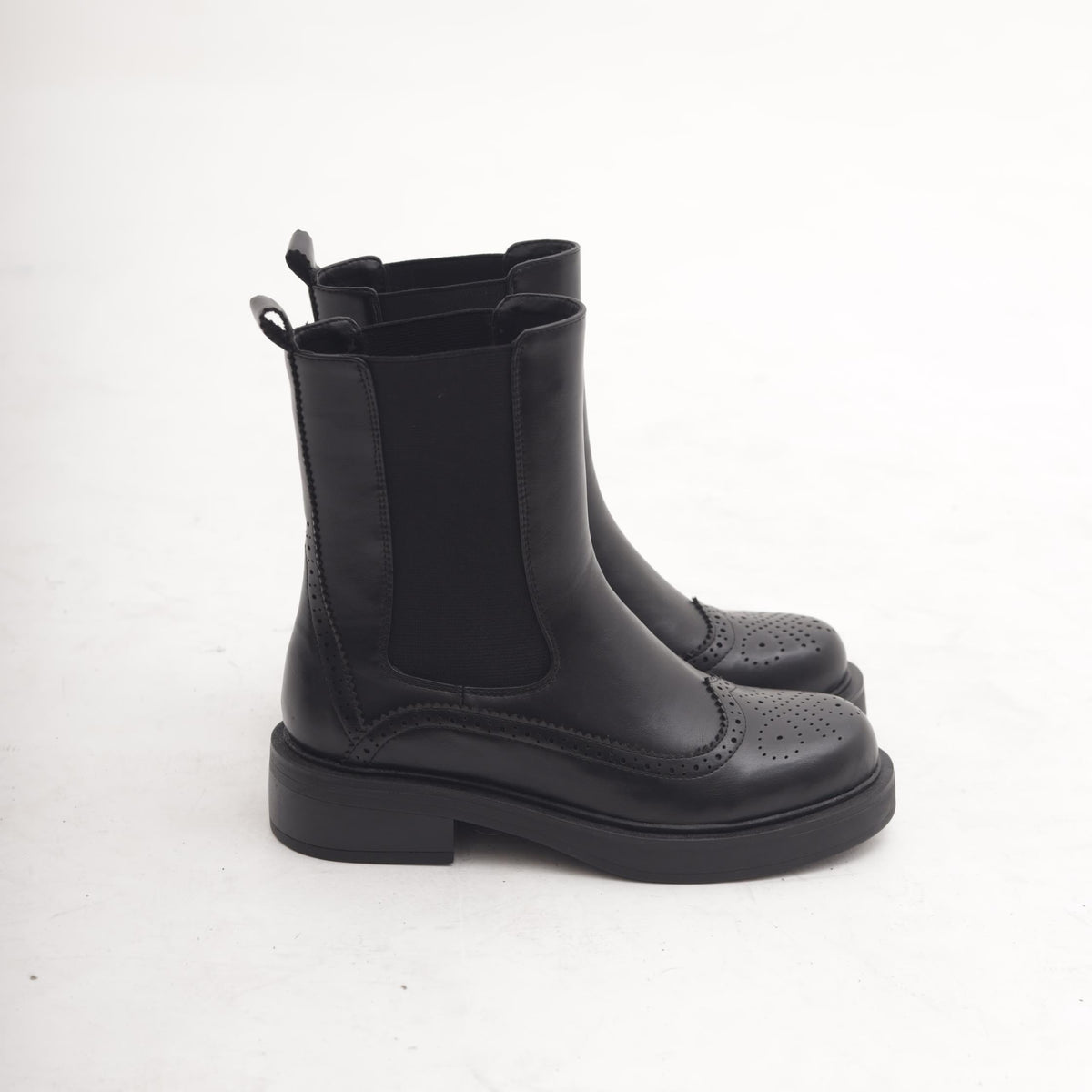 STIVALETTO CHELSEA BROGUE NERO 
