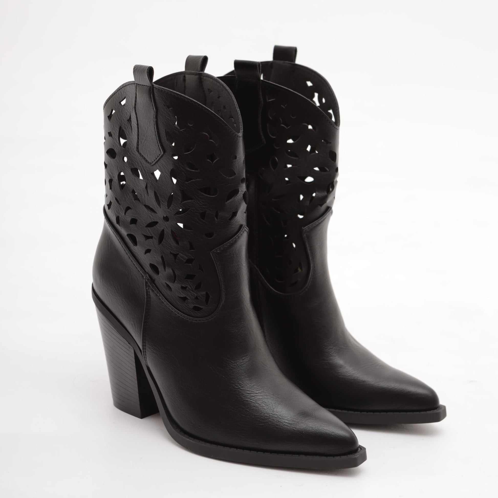 STIVALETTO TEXANO TRAFORATO NERO<BR/> 