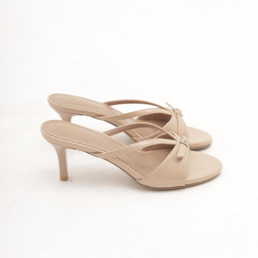 MULE V FIBBIA NUDE 