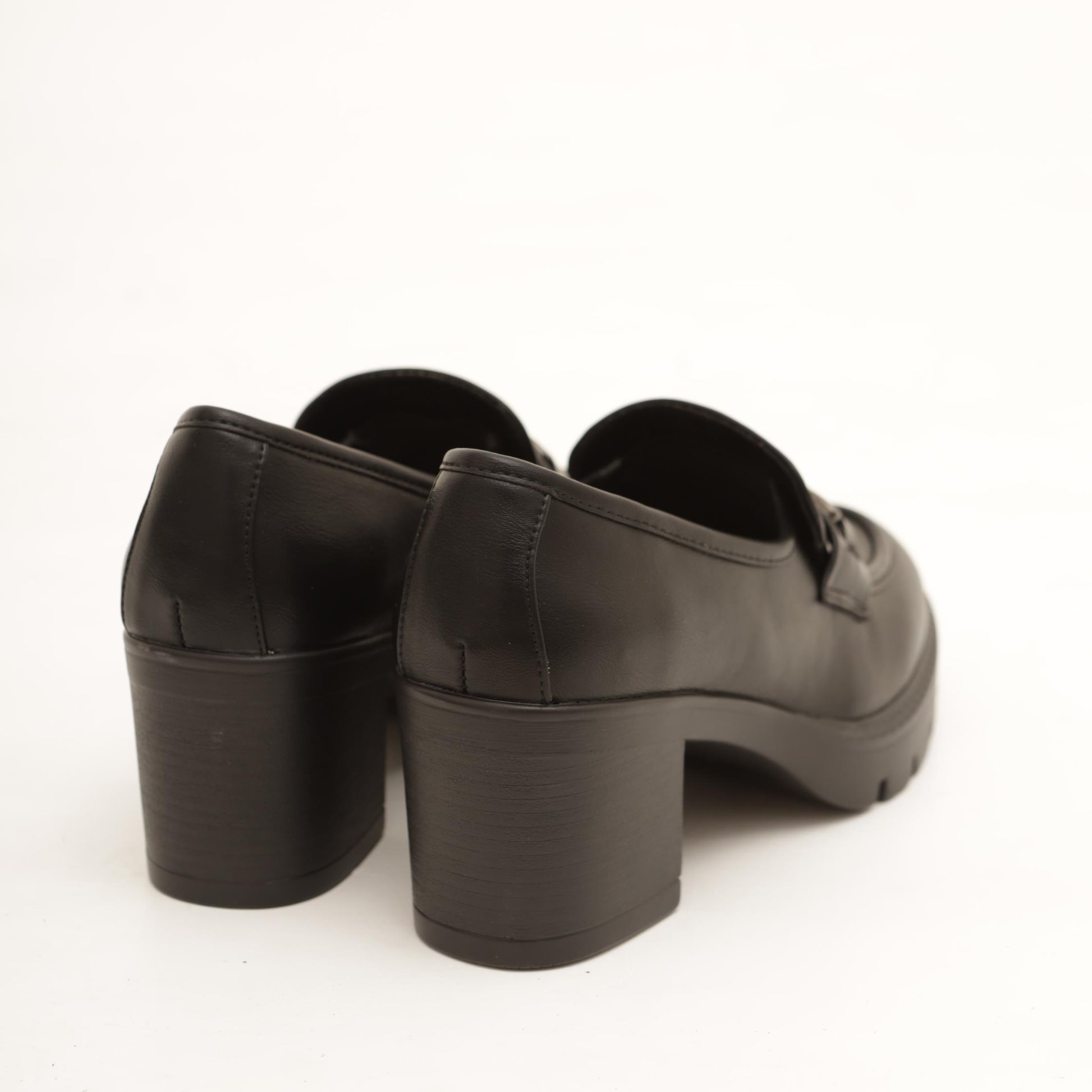 MOCASSINO CON TACCO E MORSETTO NERO 