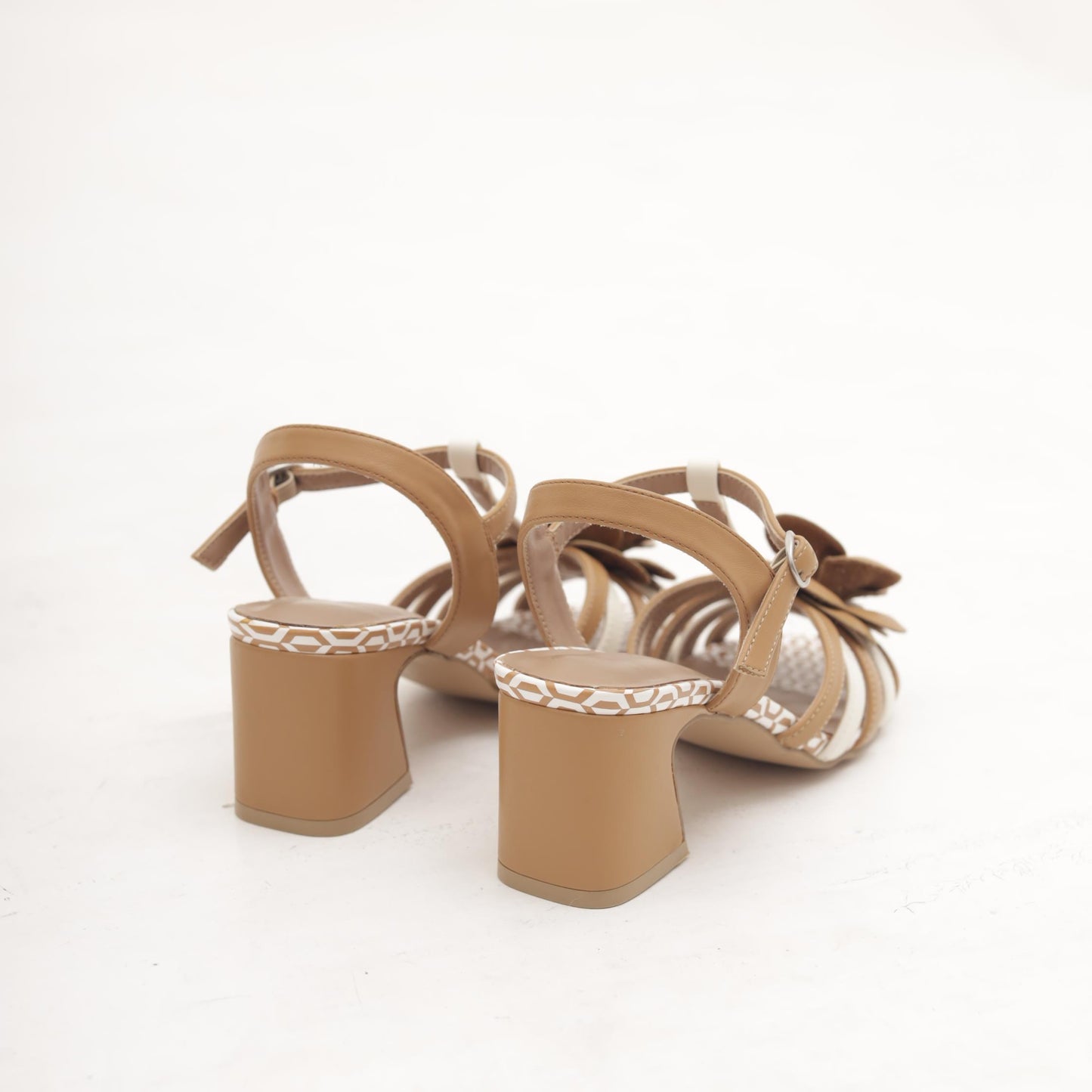 SANDALO BICOLORE FIORE NOCCIOLA 
