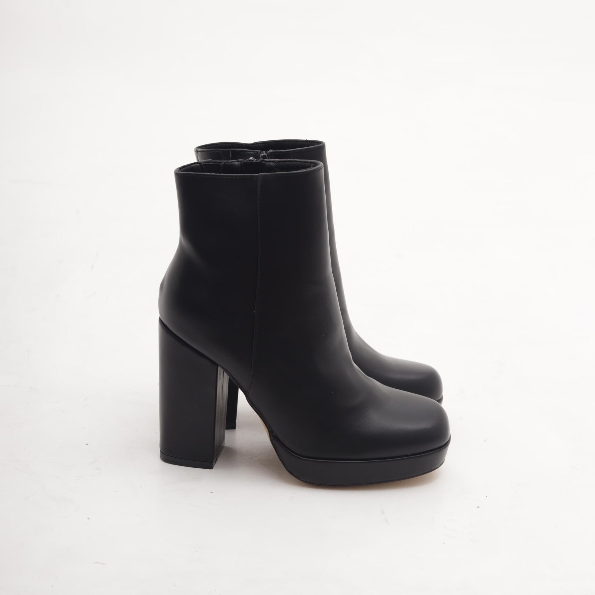 STIVALETTO TACCO ALTO NERO 