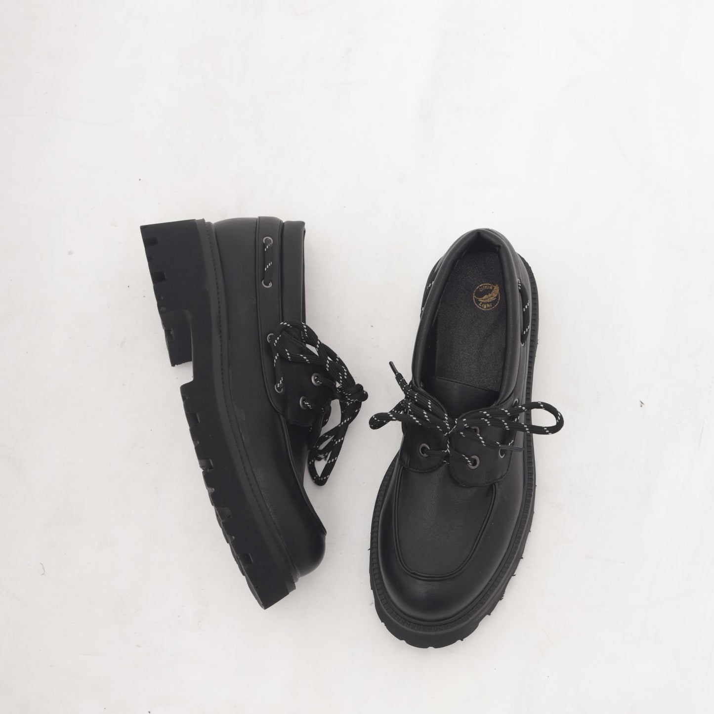 SCARPA STRINGATA VELA NERO 
