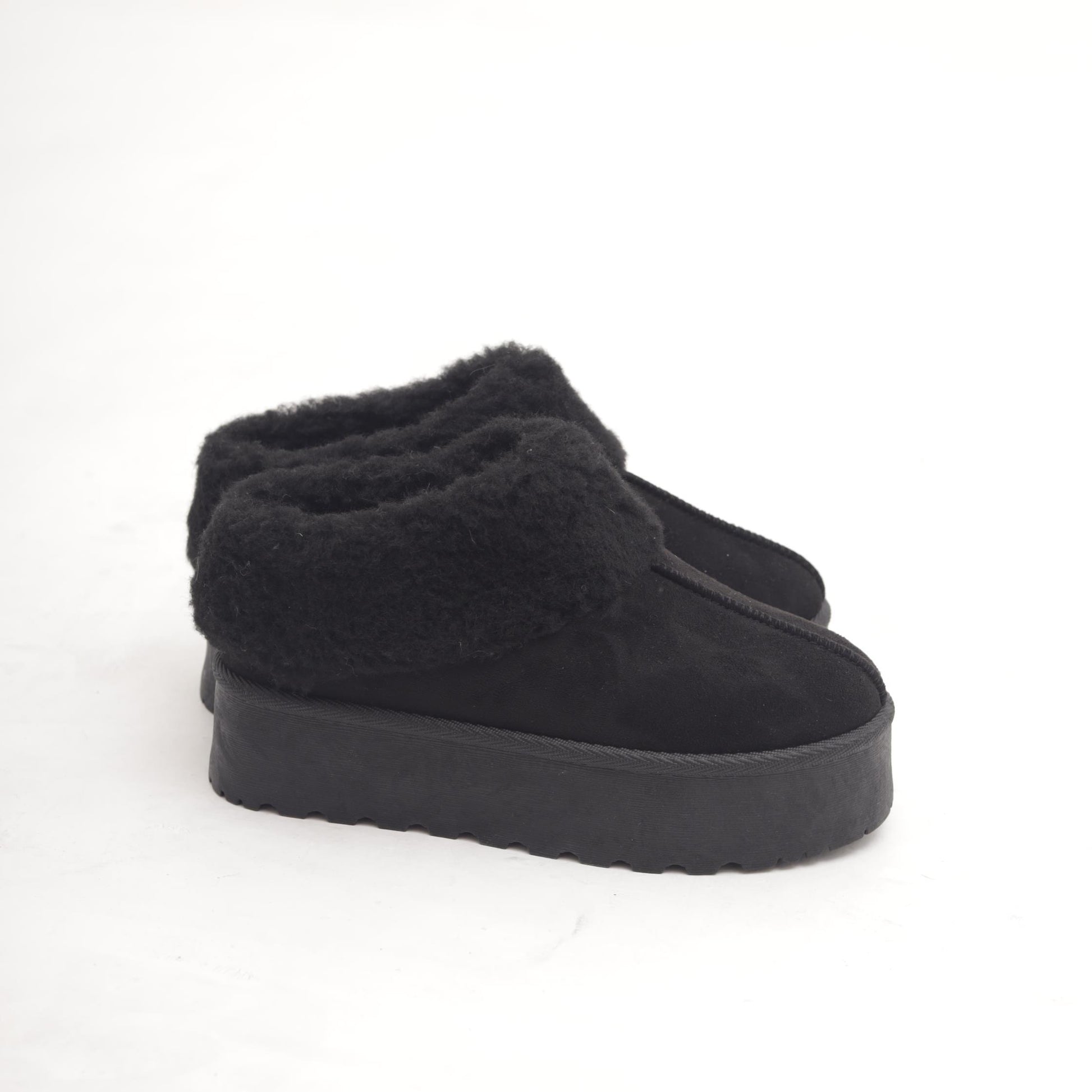 SLIPPER MAMMUT RISVOLTATO NERO 