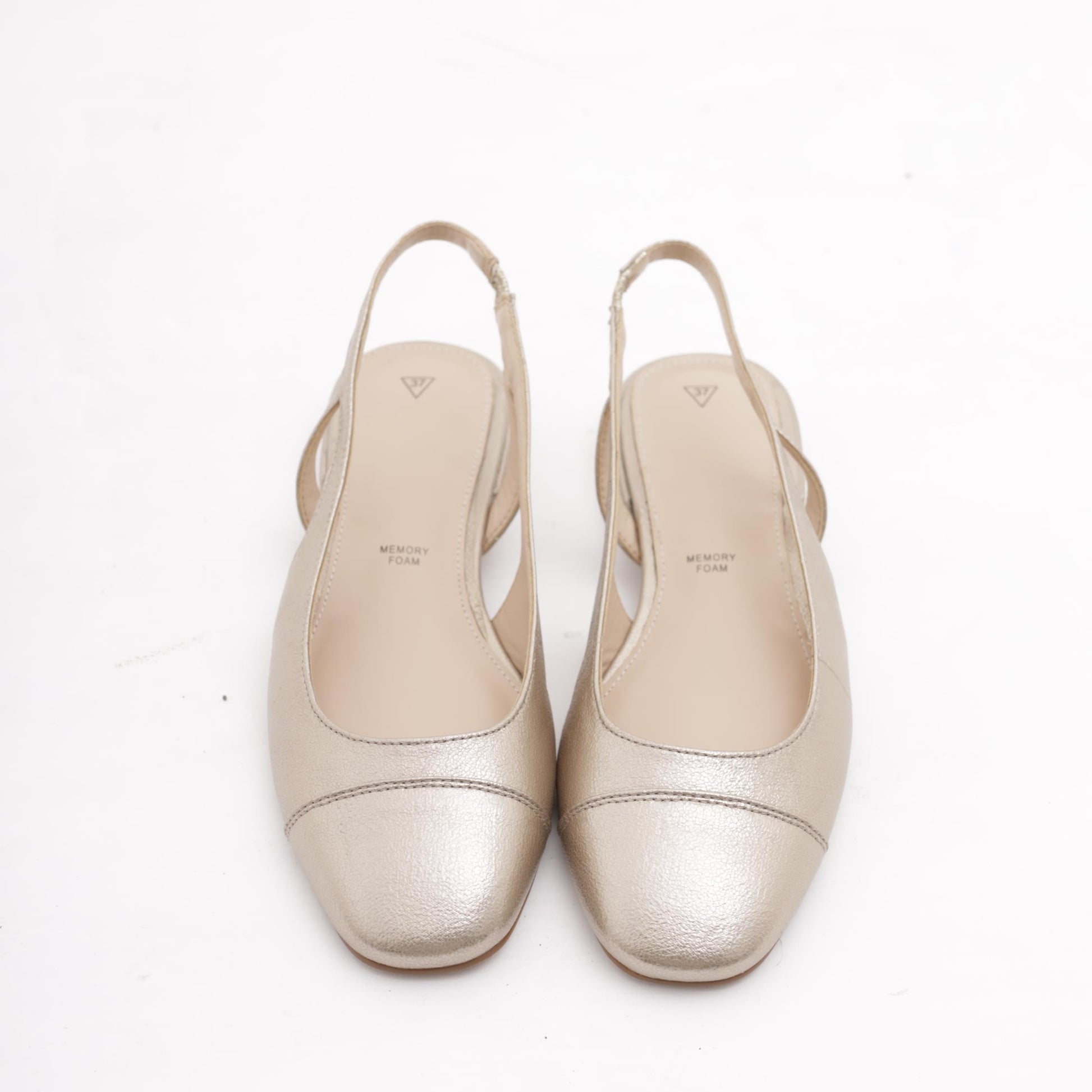 SLINGBACK FLAT PUNTALE PLATINO 