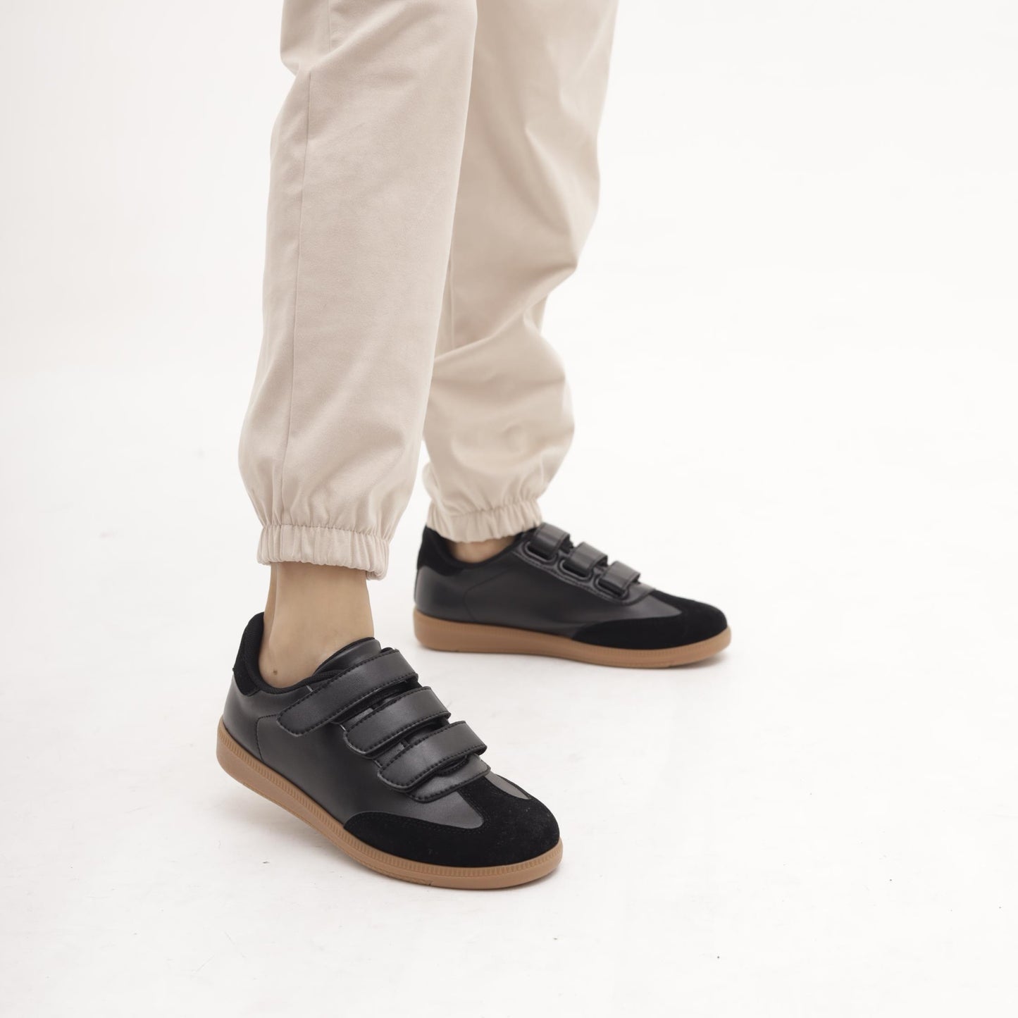 SNEAKERS FLAT STRAPPO NERO MP902-4PUNE CHOCOLA