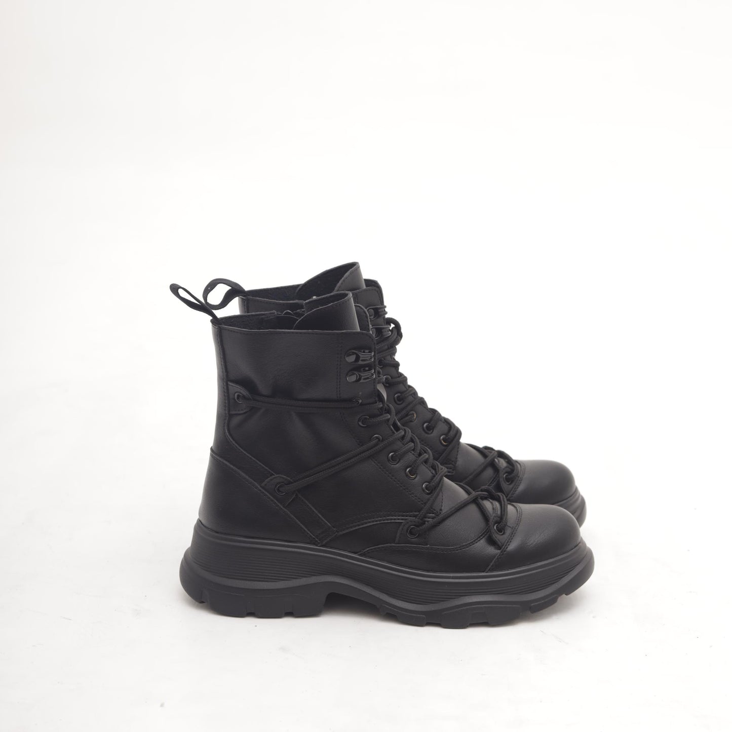 ANFIBIO BVT LACCI HIKING NERO MP2755-4PUNERO CHOCOLA