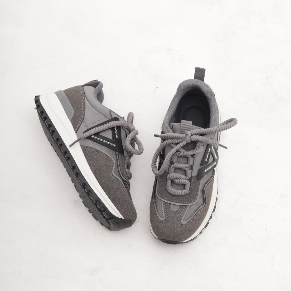 SNEAKERS RUNNING TRIANGLE GRIGIO 