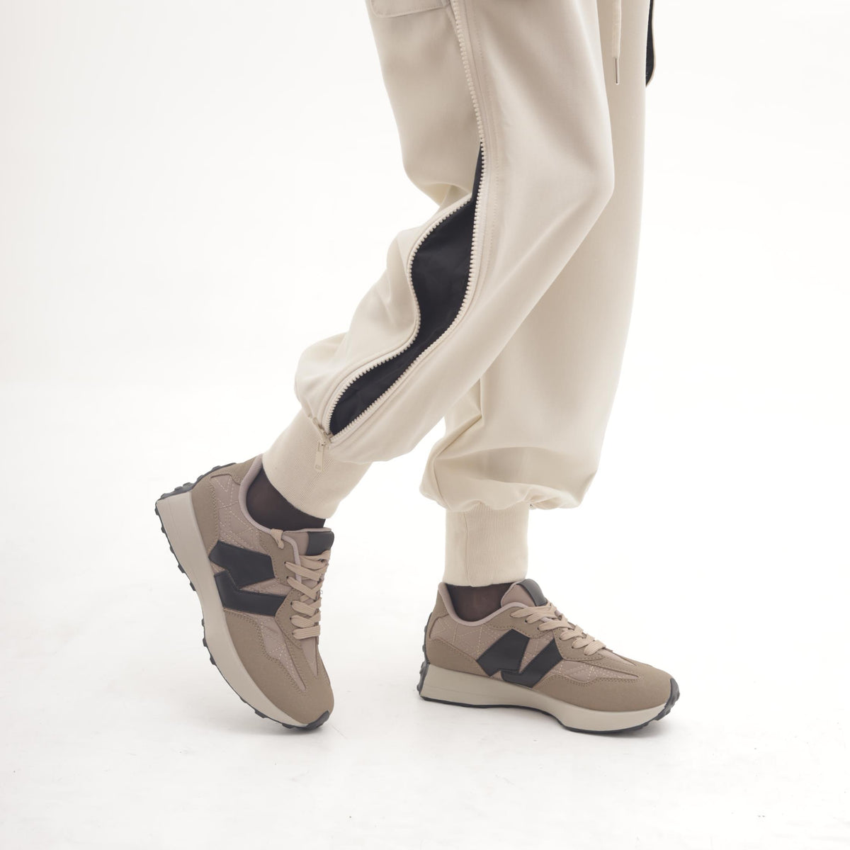 SNEAKERS RUNNING RETRO BEIGE 