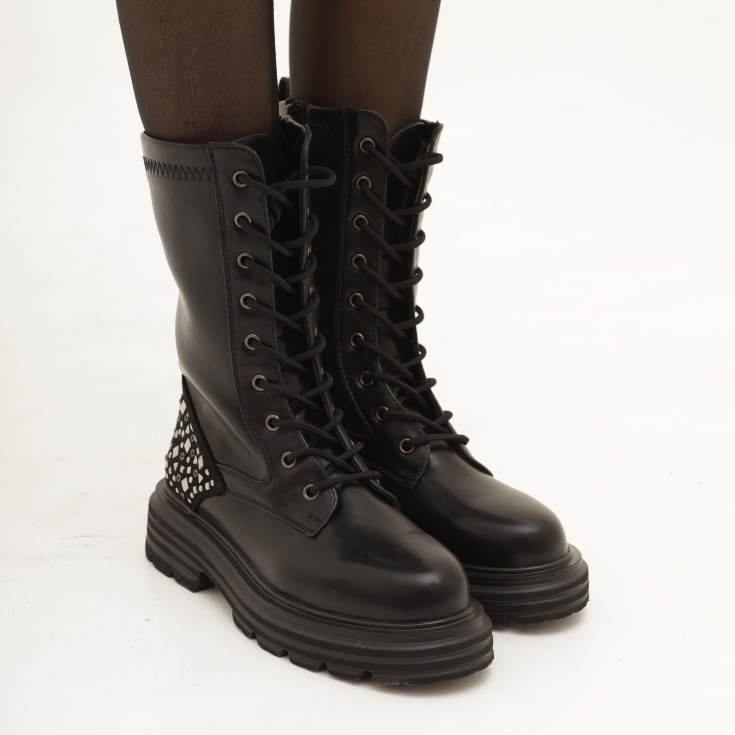 ANFIBIO ALTO BORCHIE NERO 