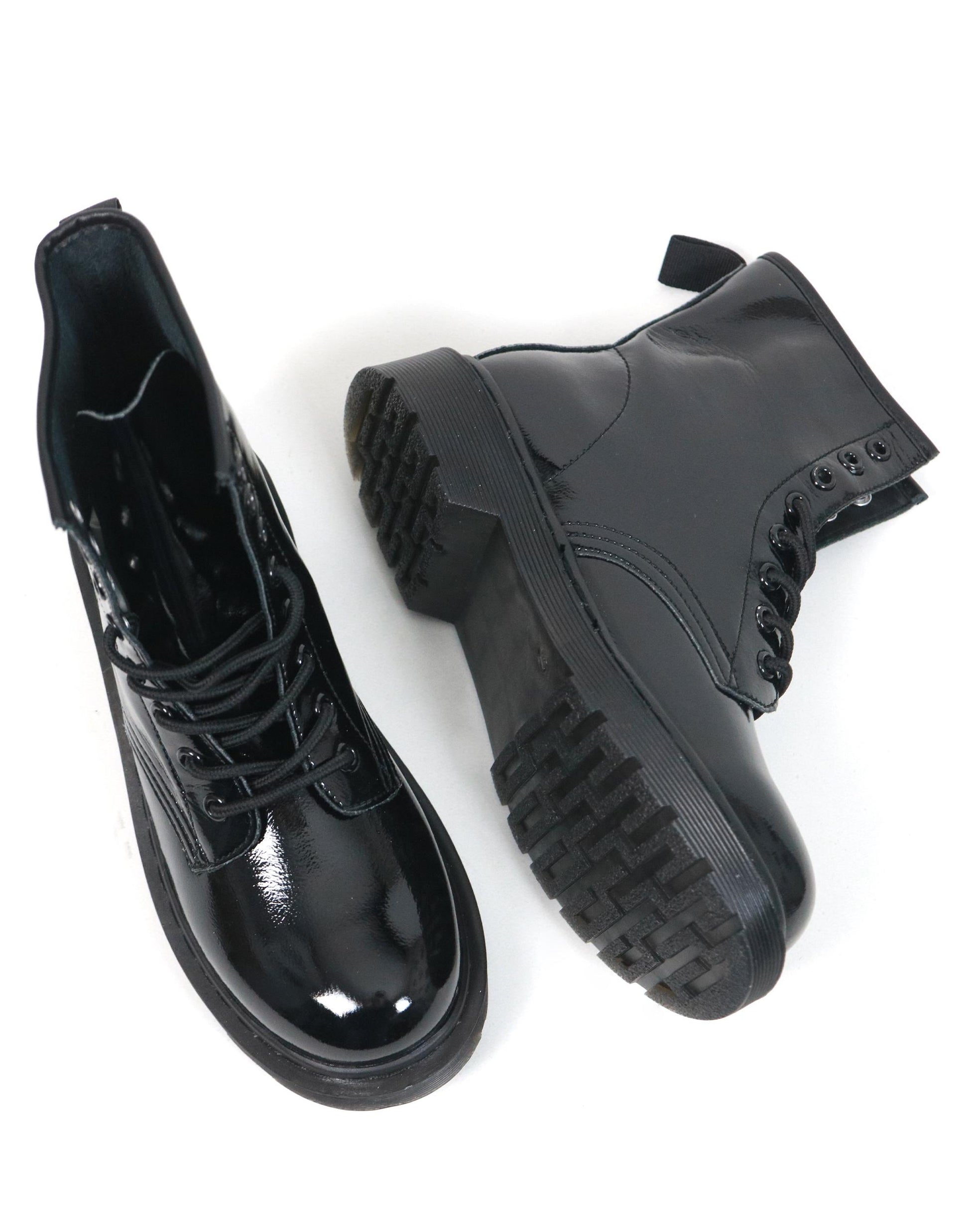 ANFIBIO 8 BUCHI VERNICE NERO 