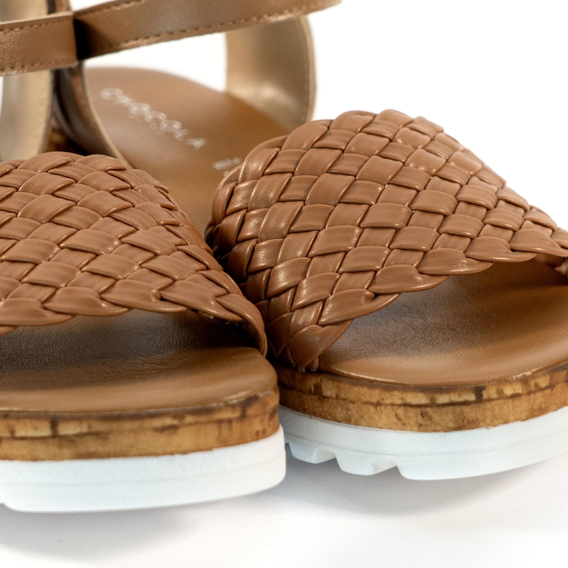 SANDALO INTRECCIATO VERA PELLE CAMEL<BR/> 