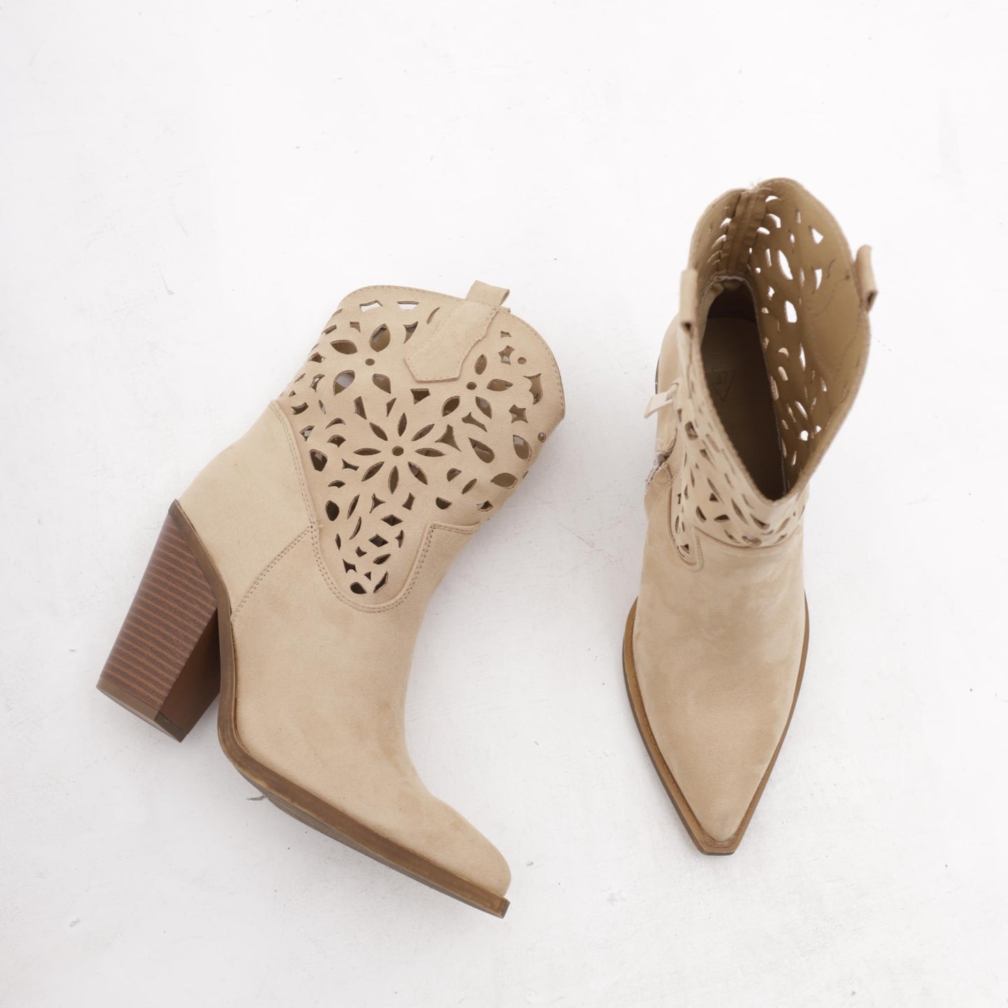 STIVALETTO TEXANO TRAFORATO TORTORA<BR/> 
