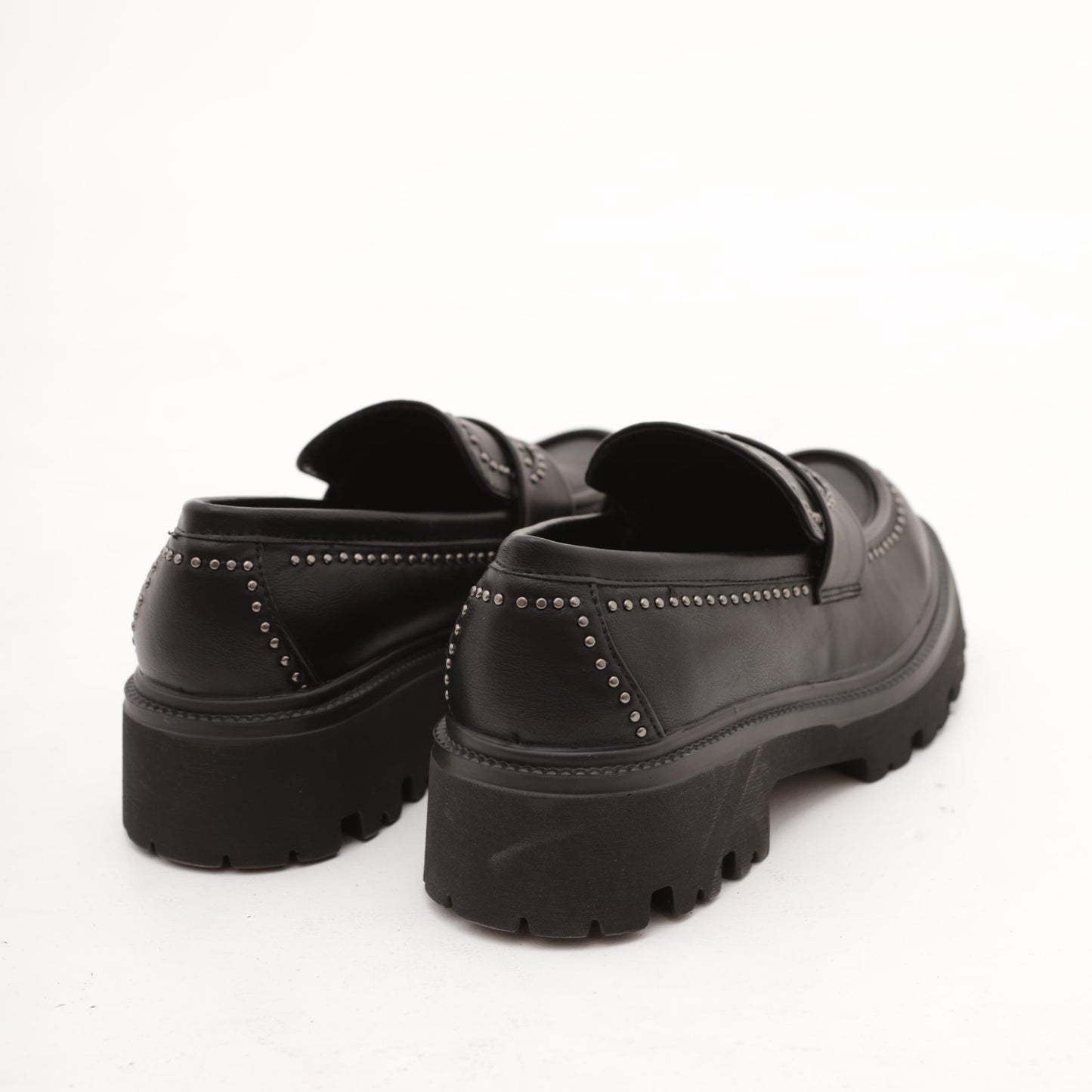 MOCASSINO SUOLA ALTA BORCHIE NERO 