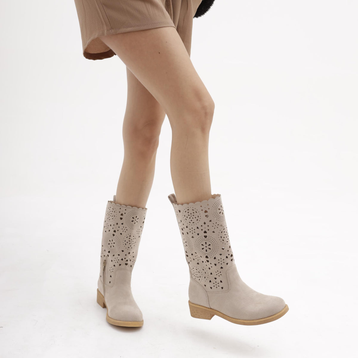 STIVALETTI TRAFORATI BEIGE<BR/> 