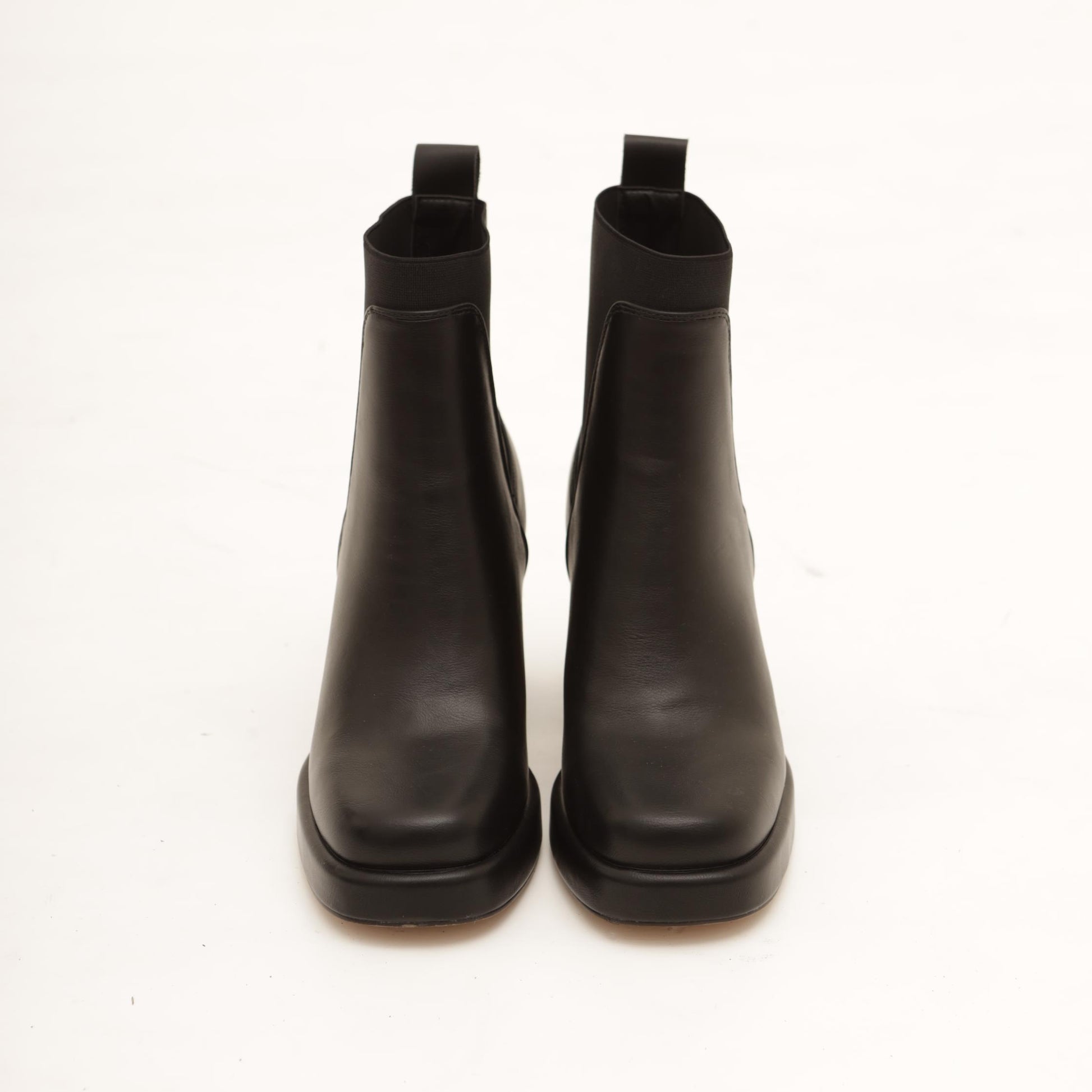 STIVALETTO ELASTICO E PLATEAU NERO 