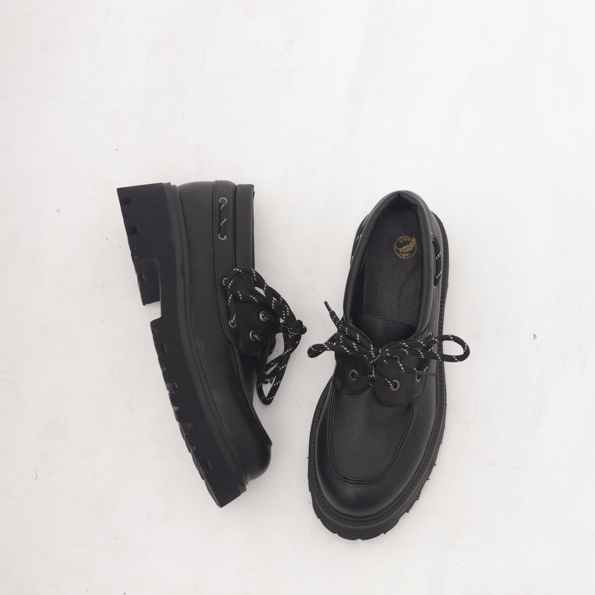SCARPA STRINGATA VELA NERO 