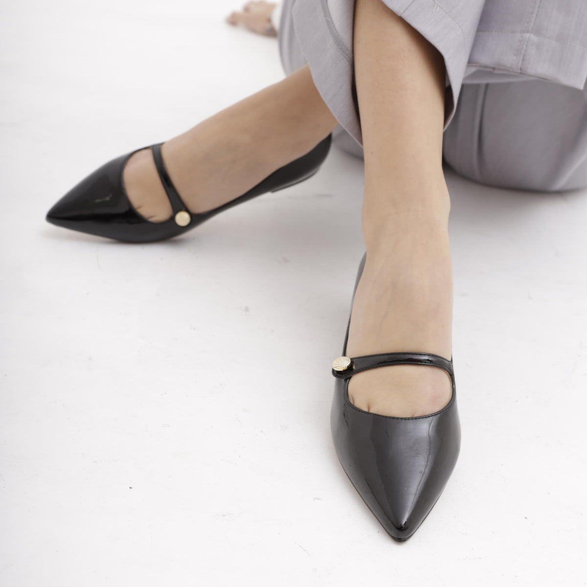 DECOLLETE' FLAT CINTURINO NERO 