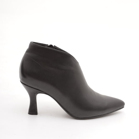 TRONCHETTO BASSO SAGOMATO NERO<BR/> 