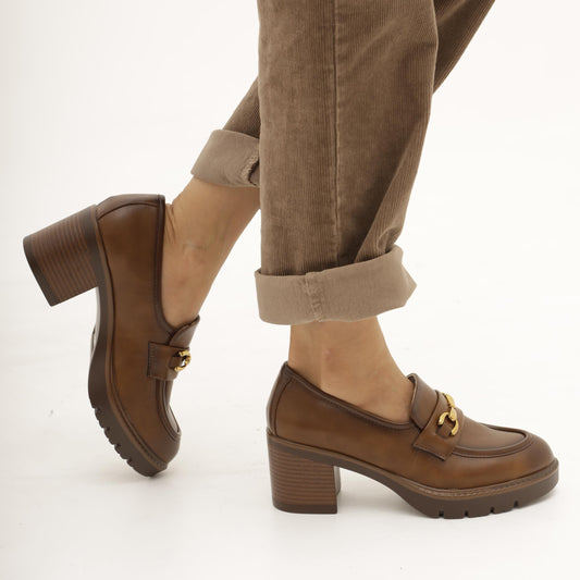 MOCASSINO CON TACCO E MORSETTO CUOIO 