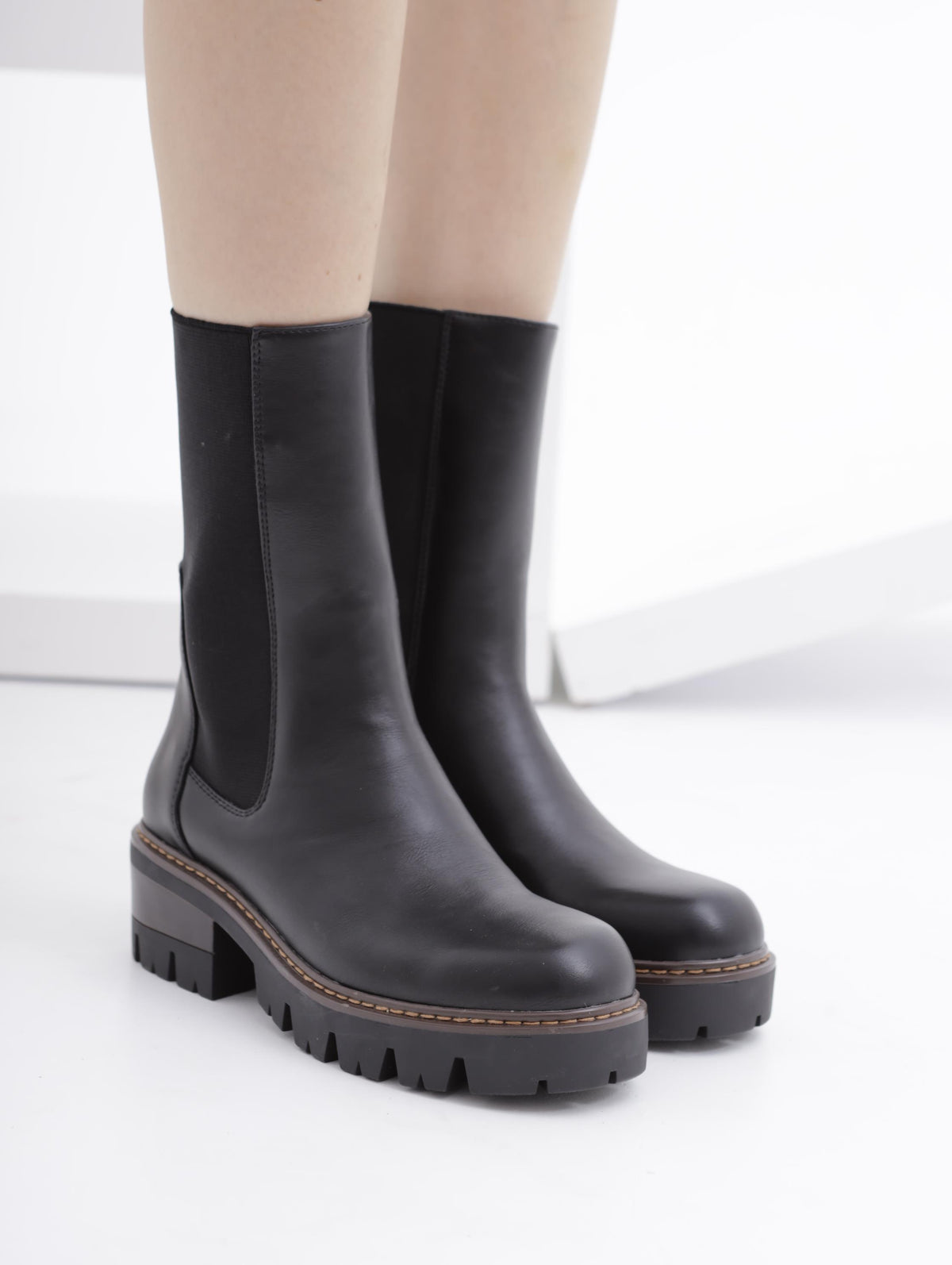 STIVALETTO ELASTICO GRANDE NERO 