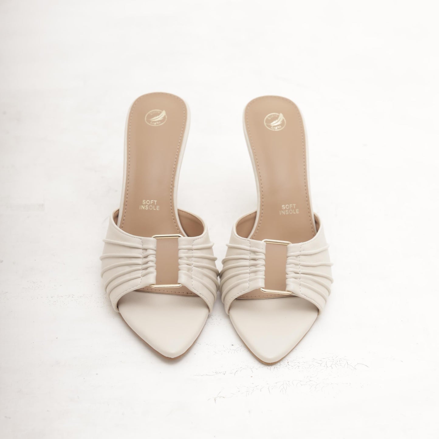 MULE CON BUCO BEIGE 