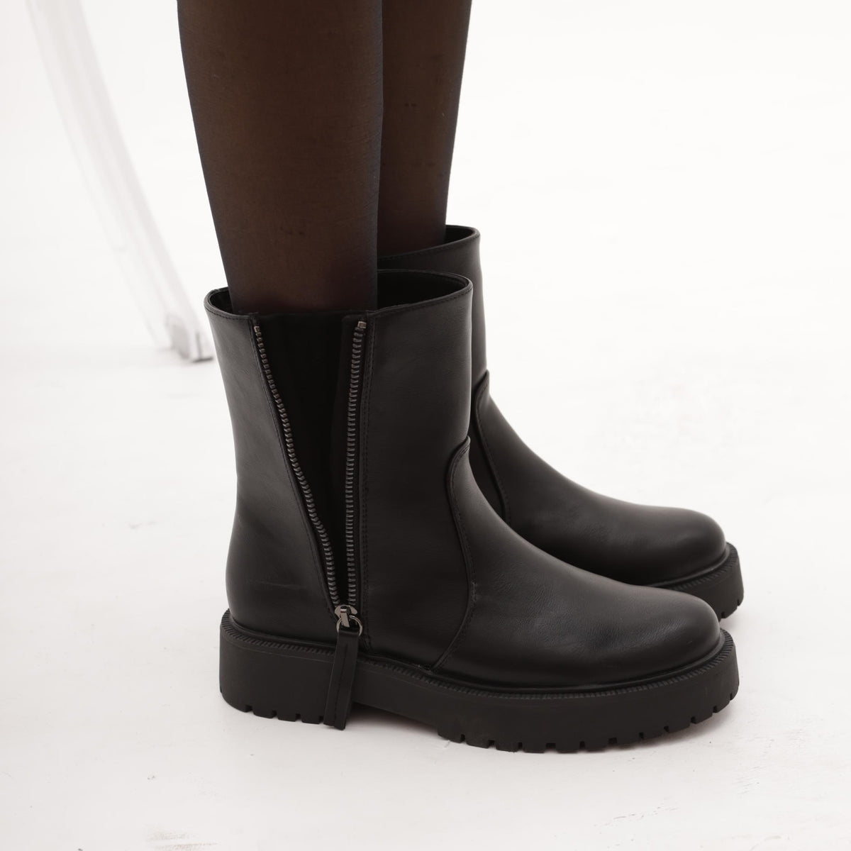 STIVALETTO ZIP ESTERNA NERO 